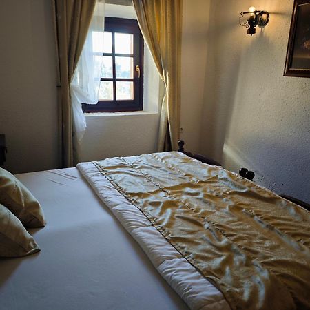 Kulla E Balshajve Hotel Ulcinj Ngoại thất bức ảnh