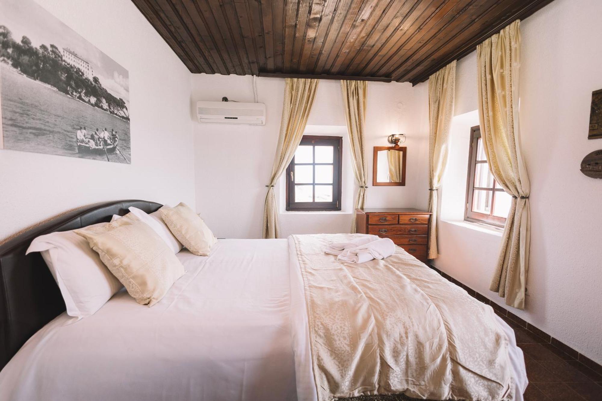 Kulla E Balshajve Hotel Ulcinj Ngoại thất bức ảnh